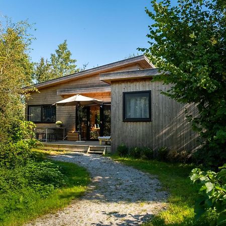 Pean-Buiten Waterlodges Nes  Exterior photo